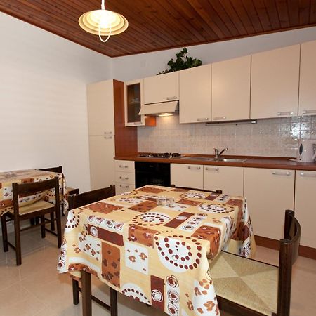 Apartments Milana Tučepi Buitenkant foto