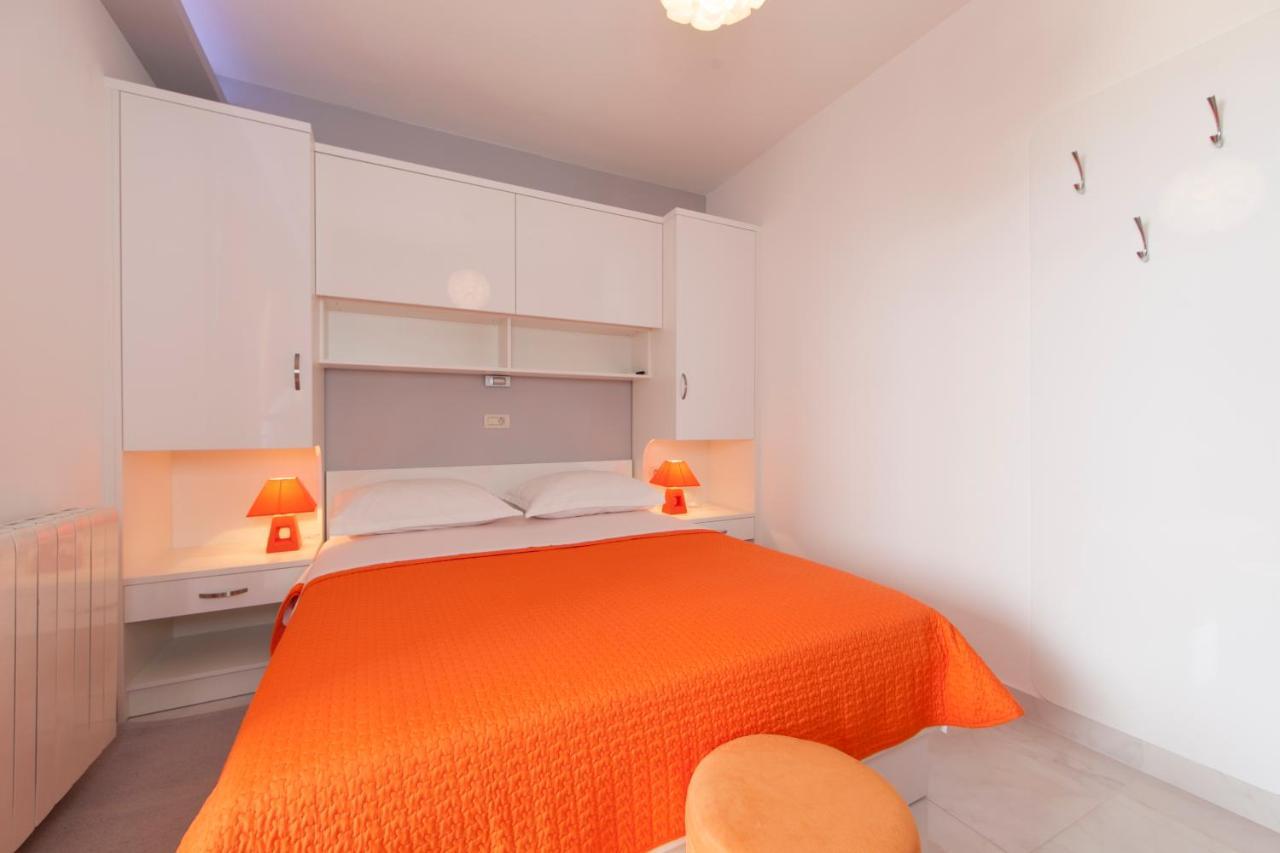 Apartments Milana Tučepi Buitenkant foto