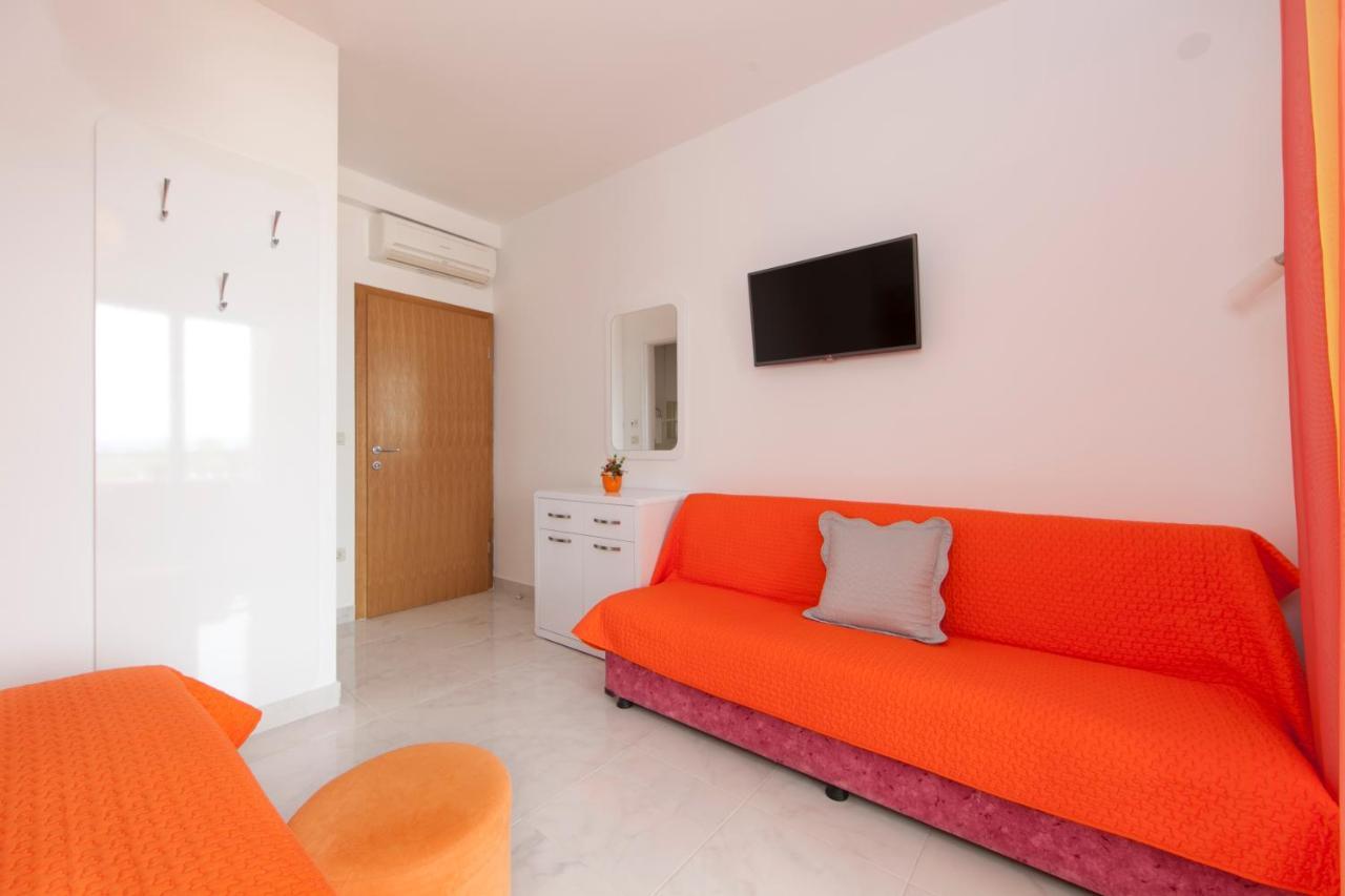Apartments Milana Tučepi Buitenkant foto