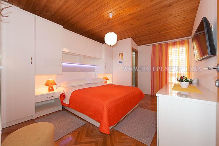 Apartments Milana Tučepi Buitenkant foto