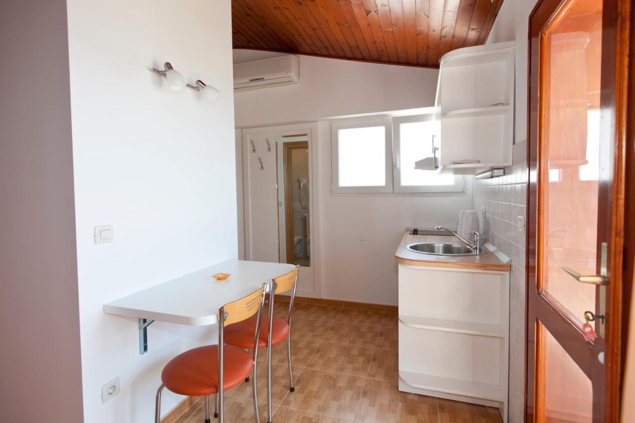 Apartments Milana Tučepi Buitenkant foto