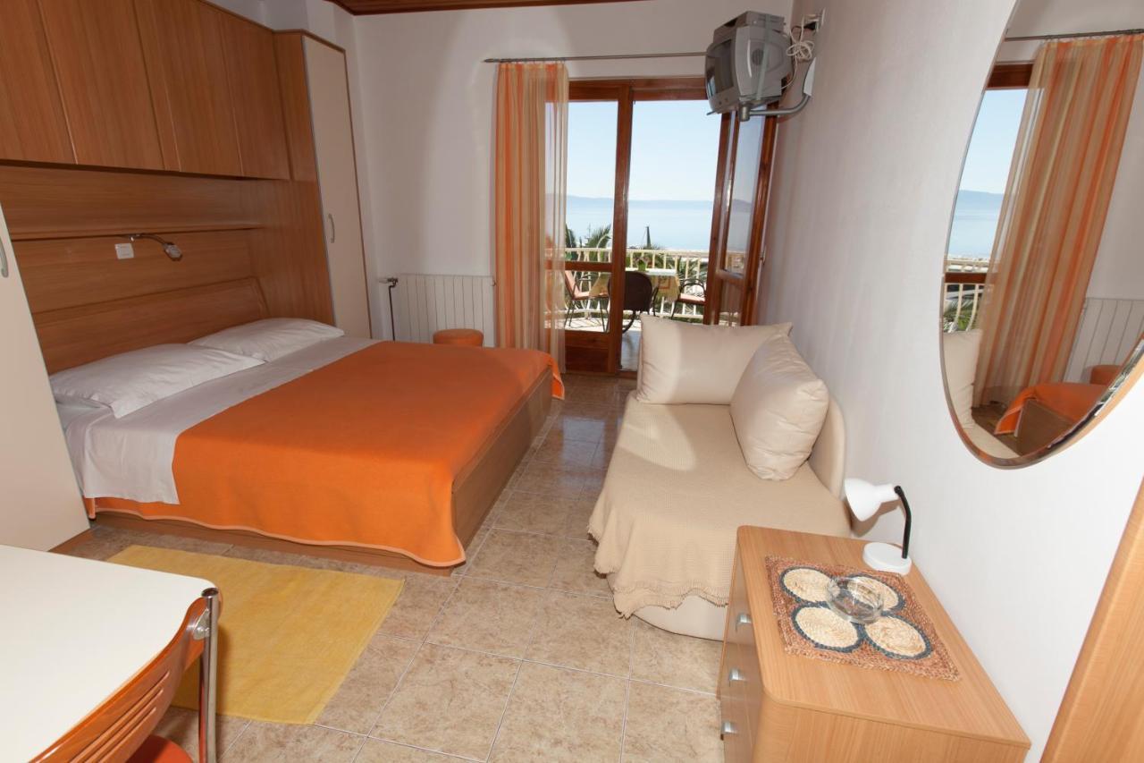 Apartments Milana Tučepi Buitenkant foto