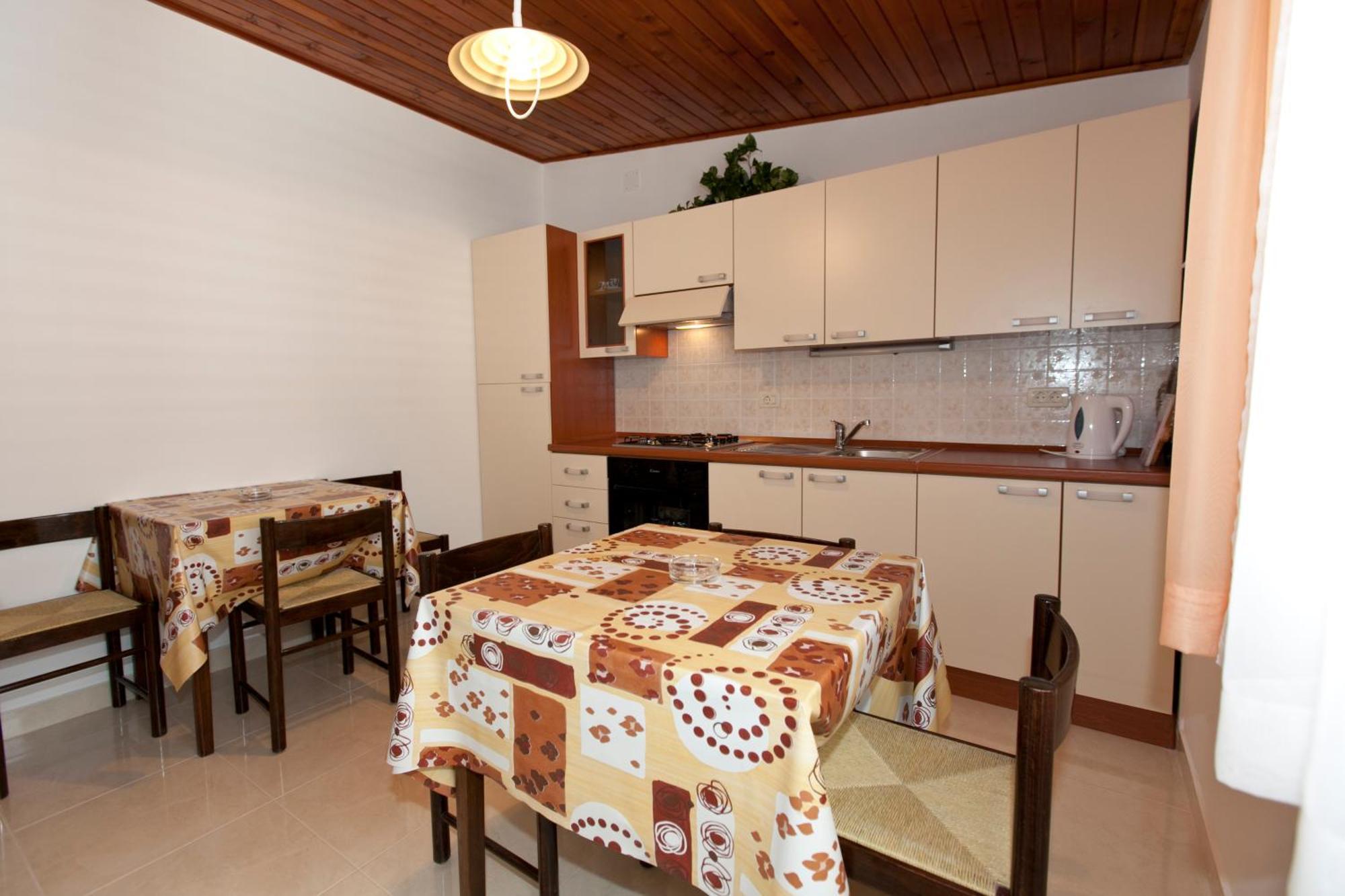 Apartments Milana Tučepi Buitenkant foto